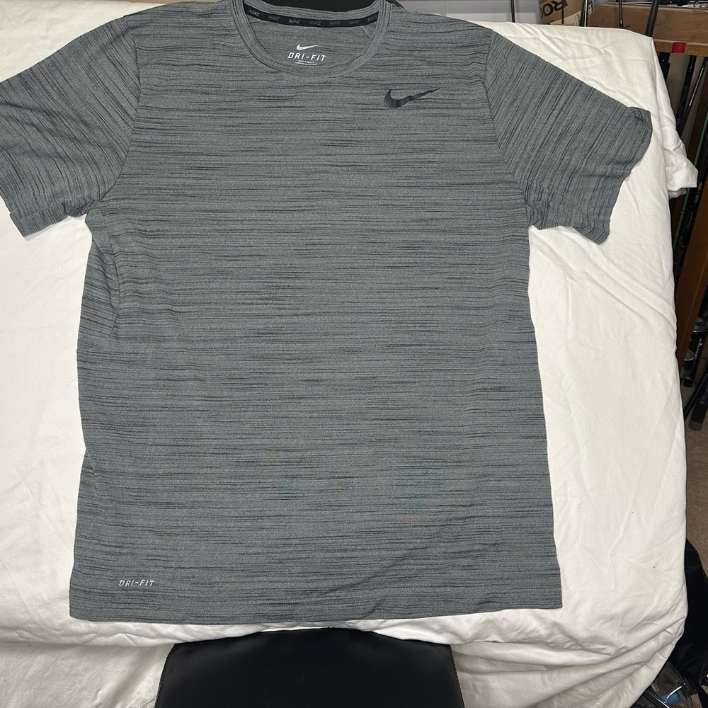 Nike Men's Heathered Gray Dri-FIT Tee